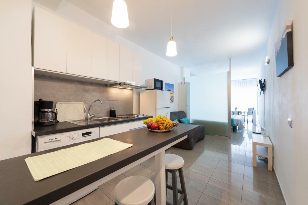 شقة 1St Line Studio Las Canteras Beach - Wifi لاس بالماس دي غران كاناريا المظهر الخارجي الصورة